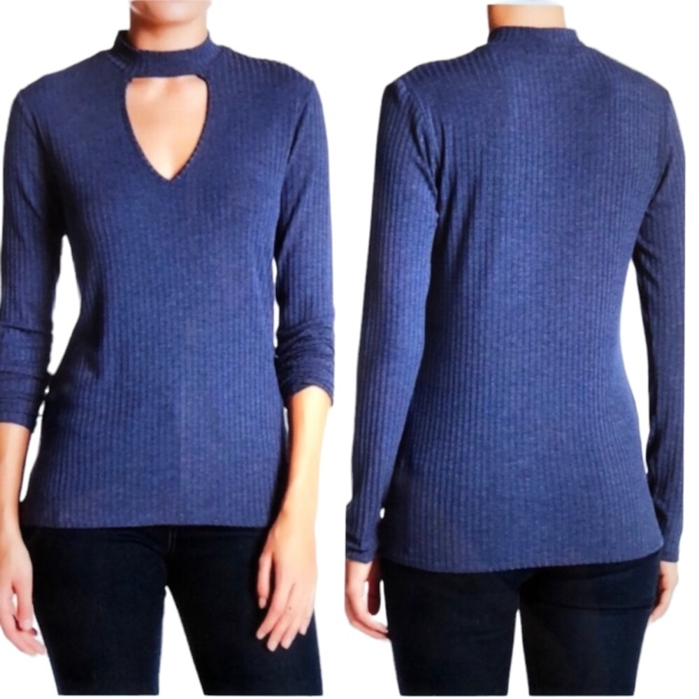 Keyhole Mock Neck Long Sleeve Tee